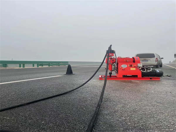 香坊马路路基路面开裂下沉注浆加固灌浆